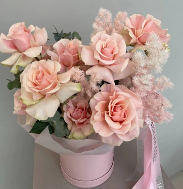 Композиция в шляпной коробке Розовое настроение