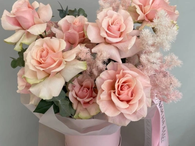 Композиция в шляпной коробке Розовое настроение