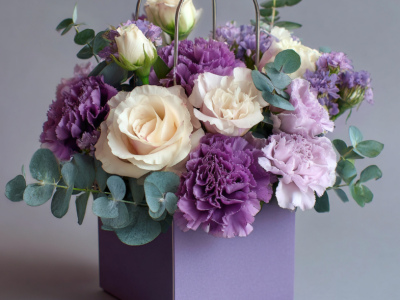 Цветы в сумочке «Модный аромат»