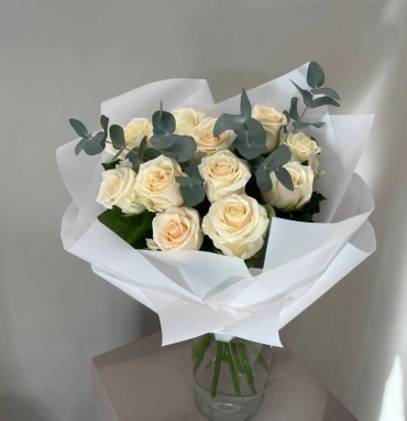 Букет с розами«Нежный белый букет»