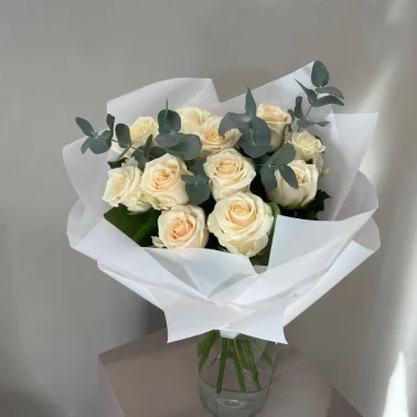 Букет с розами«Нежный белый букет»