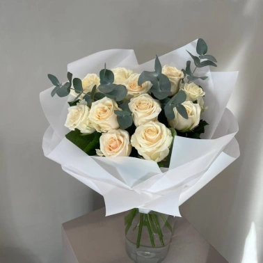 Букет с розами«Нежный белый букет»