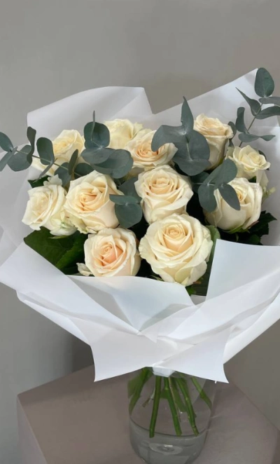 Букет с розами«Нежный белый букет»