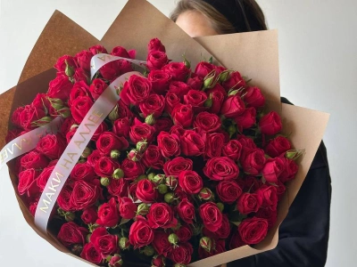 Букет кустовых роз