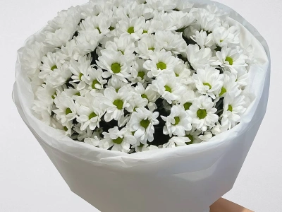 Букет с хризантемами Белое облако