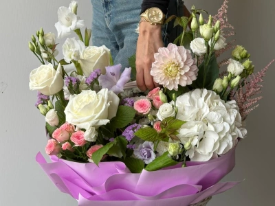 Композиция в корзине «нежное очарование»