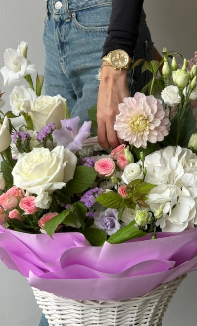 Композиция в корзине «нежное очарование»