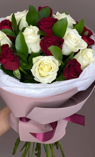 Букет Эквадорских роз «Контраст»