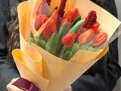 Букет с тюльпанами «огненное настроение»