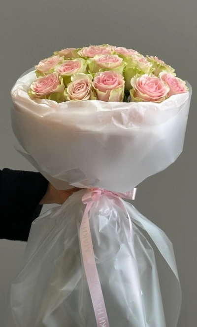 Розовые розы 15 шт «Весна»