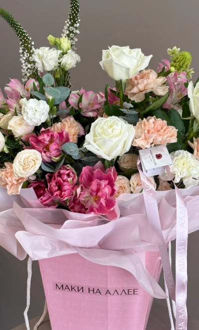 Сборная композиция в коробке