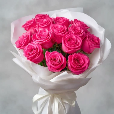 15 розовых роз 