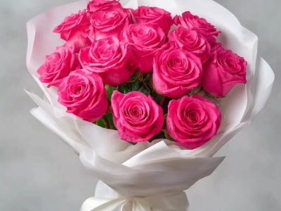 15 розовых роз 