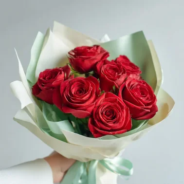 Красные розы «Летящий огонь»